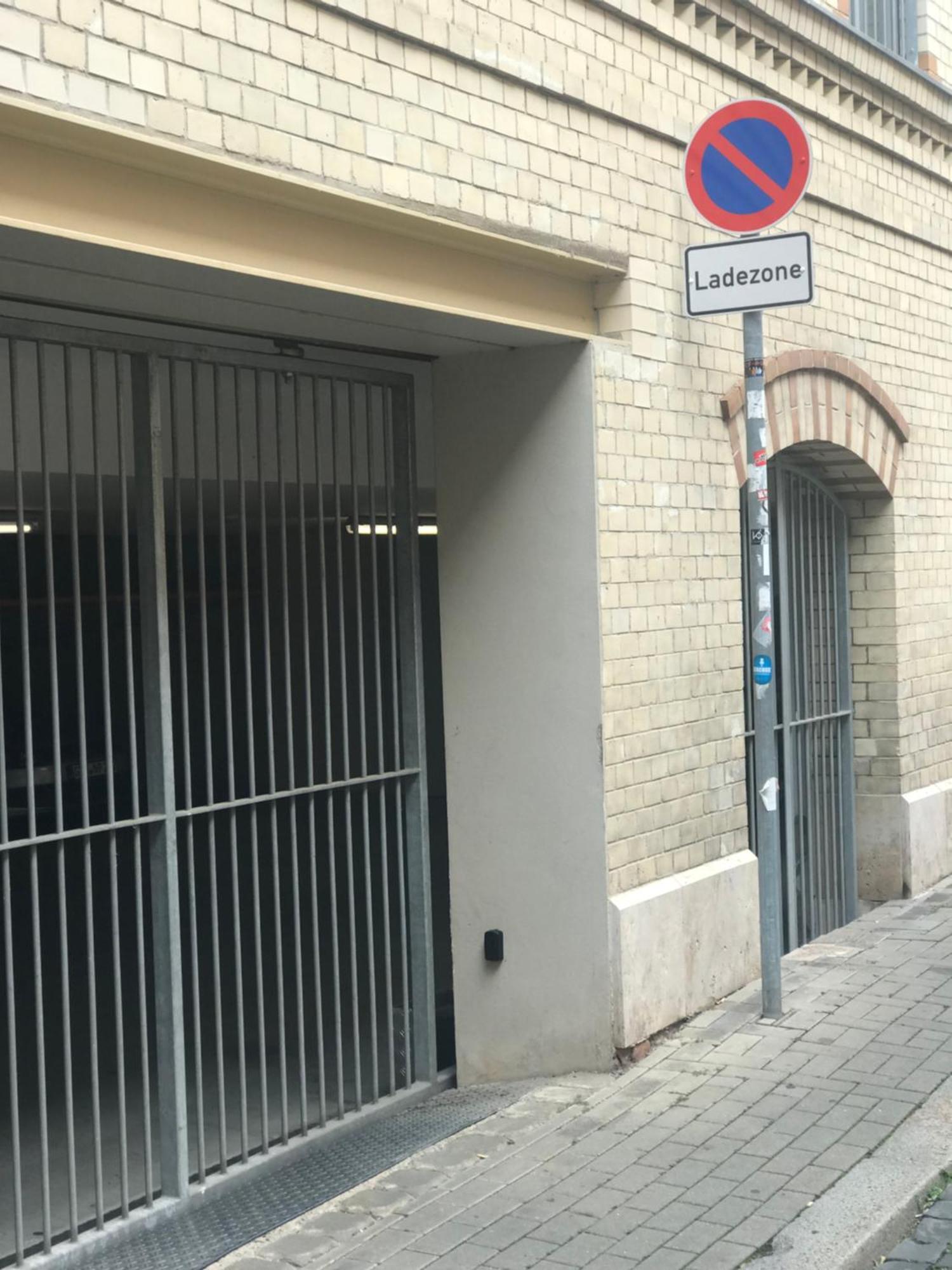 Moderne Galeriewohnung Mit Balkon Und Stellplatz Am Wenigemarkt Erfurt Extérieur photo