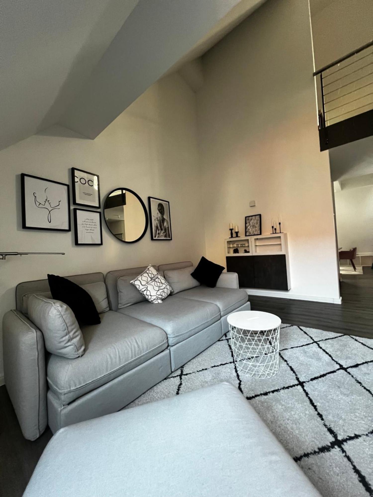 Moderne Galeriewohnung Mit Balkon Und Stellplatz Am Wenigemarkt Erfurt Extérieur photo