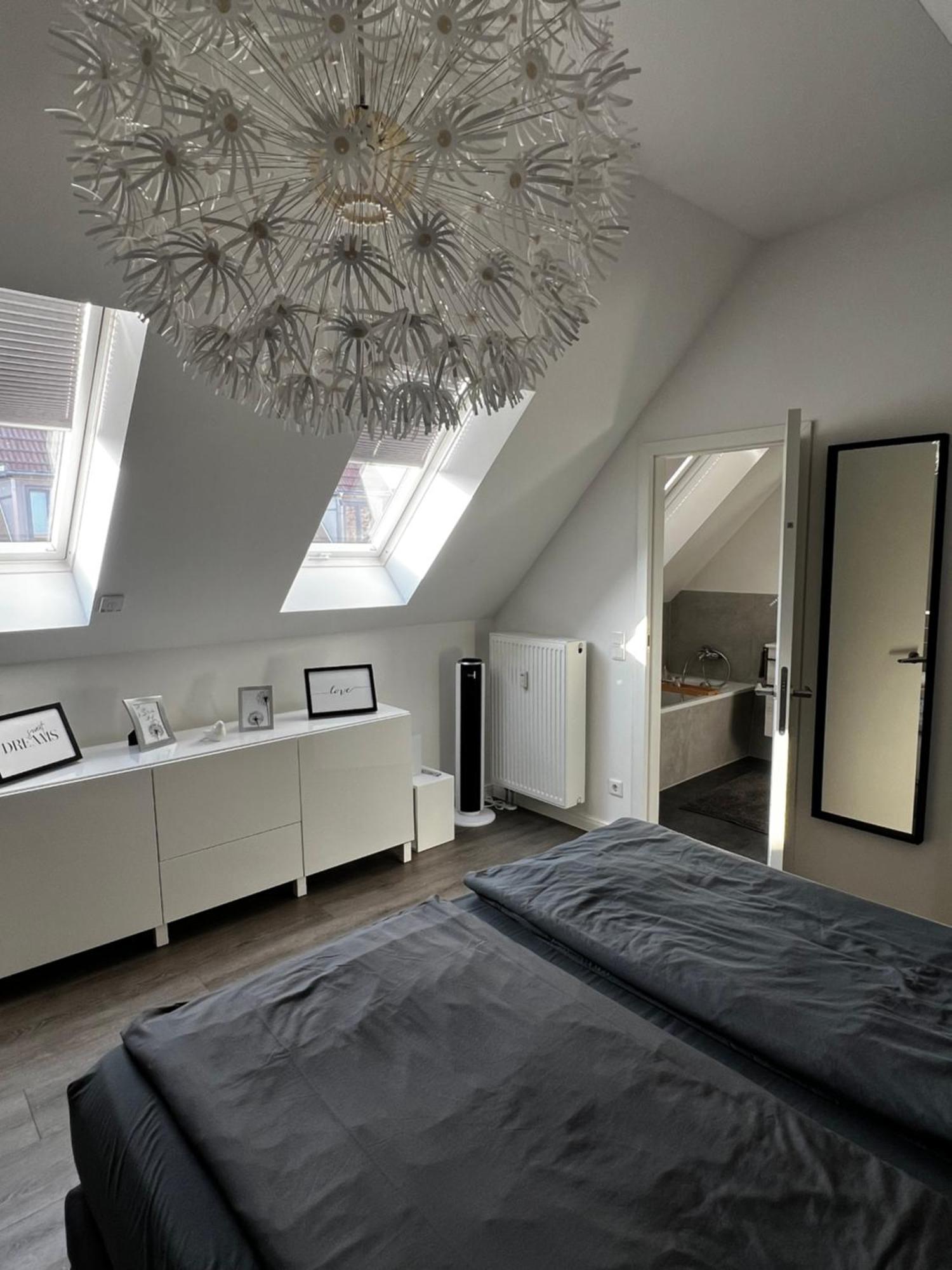 Moderne Galeriewohnung Mit Balkon Und Stellplatz Am Wenigemarkt Erfurt Extérieur photo