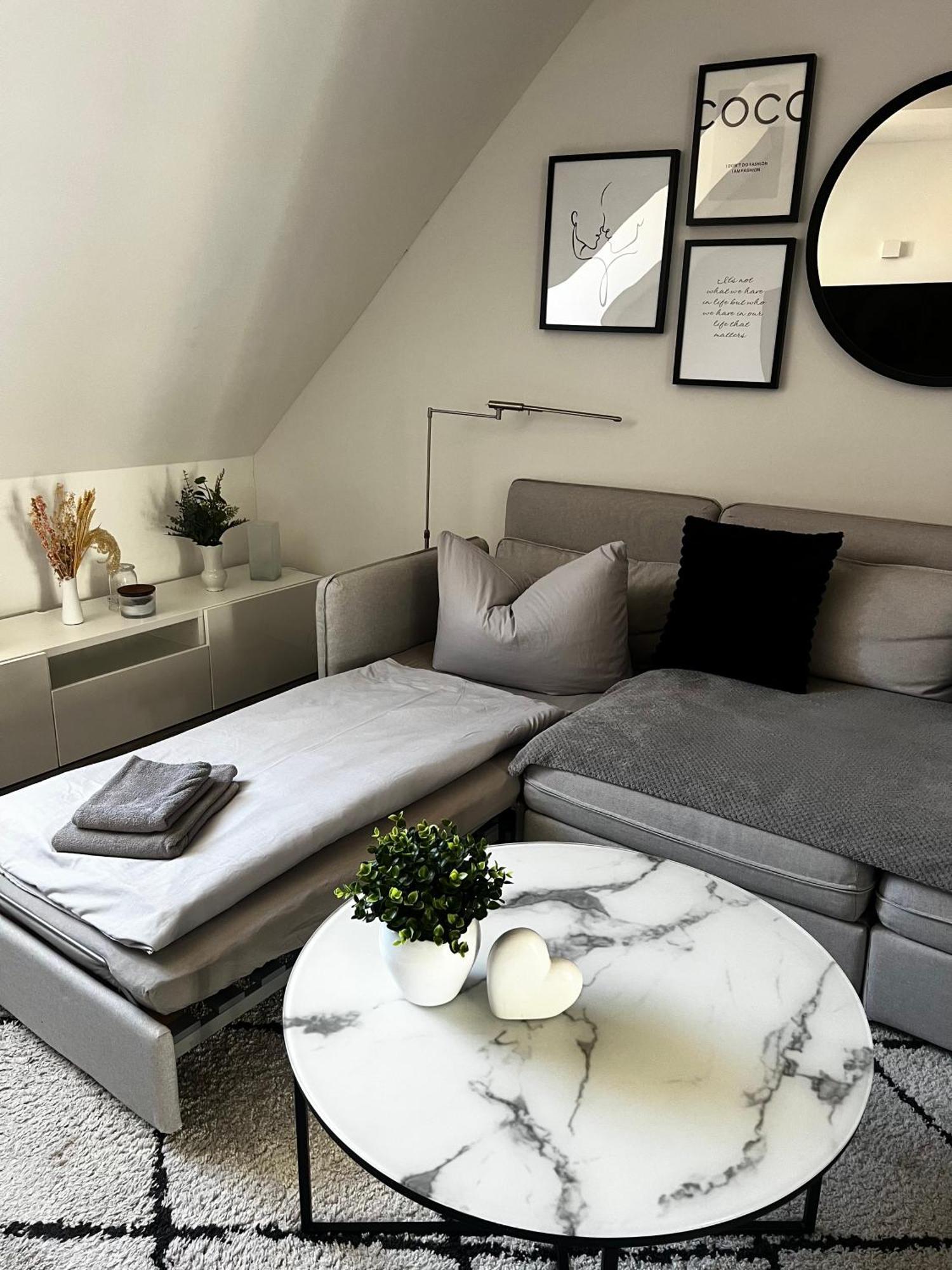 Moderne Galeriewohnung Mit Balkon Und Stellplatz Am Wenigemarkt Erfurt Extérieur photo